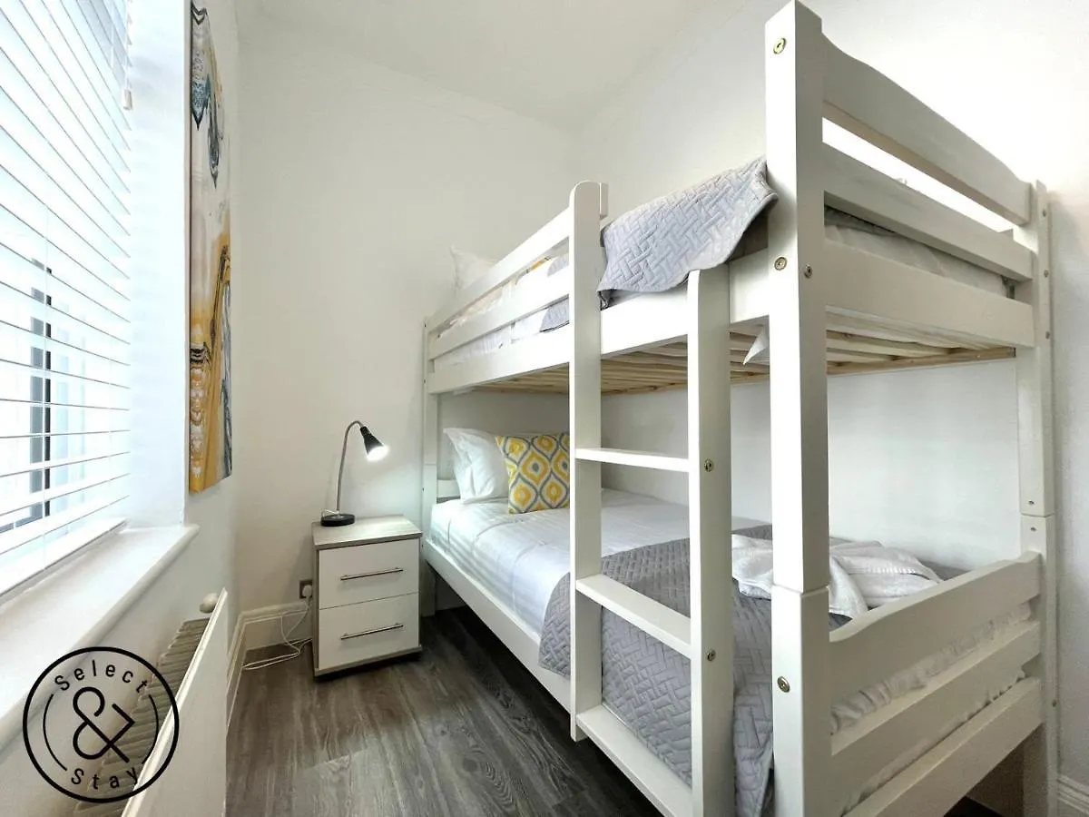 2-Bed Apartment With Garden In Vibrant Brighton District